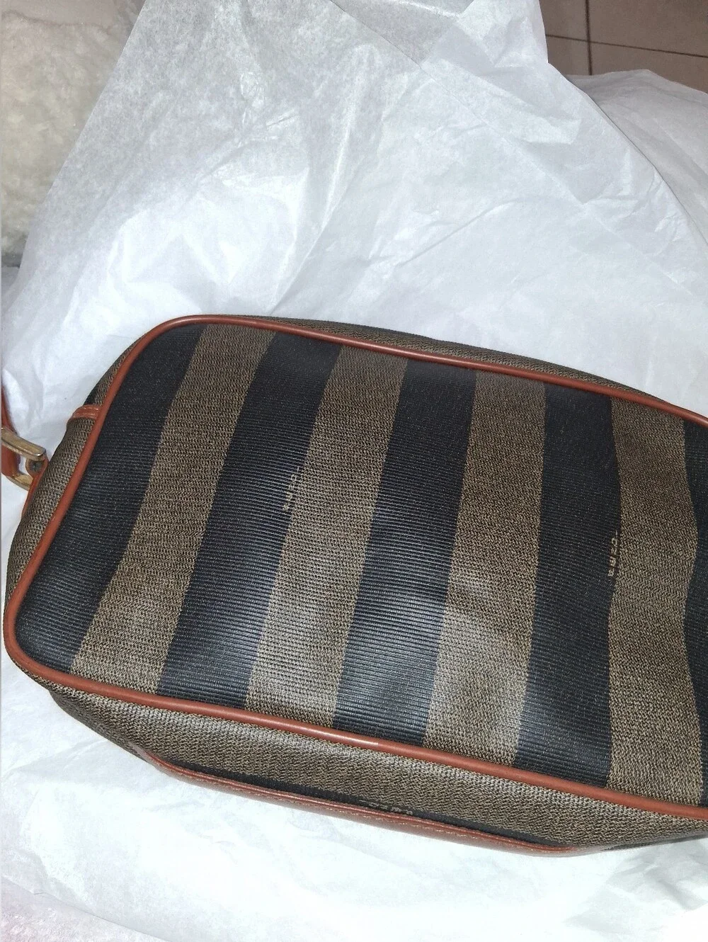 Fendi authentic crossbody. - Picture 2 of 10